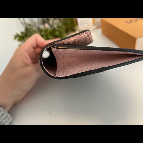 Authentic Louis Vuitton clutch/wallet - Picture 5 of 9